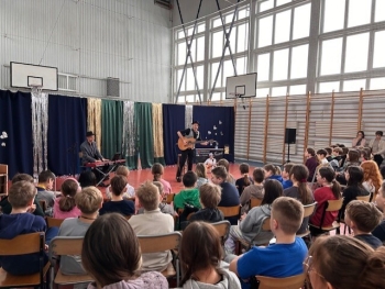 63fe95ee-503c-4355-ac08-7008b151ff11