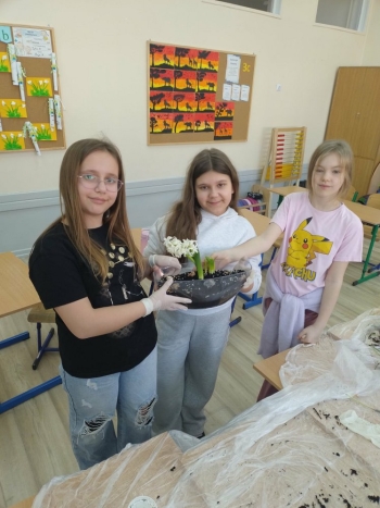 61073a19-8a58-416a-8f06-4e2e48e20530