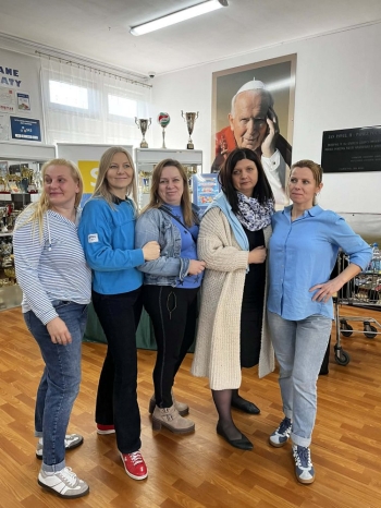 a740edff-be1b-4cc6-b3a0-72a27dc0295a