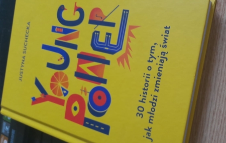 „Young Power” z dedykacją autorki w zbiorach naszej biblioteki