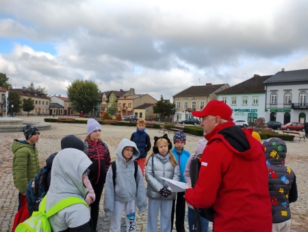 Klasa 3 a na spacerze z historią w tle