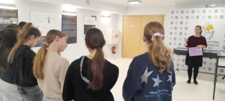 Klasa VIb na wystawie „Łowicki Mały Arsenał”