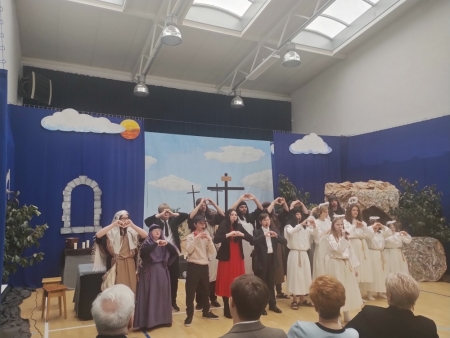 Klasy 2a i 3c na przedstawieniu w Specjalnym Ośrodku Szkolno-Wychowawczym w Łowiczu