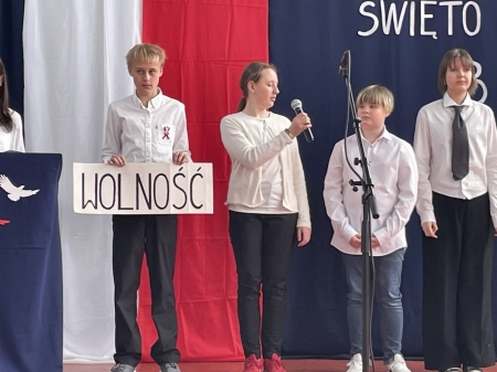 Uroczysty apel z okazji Święta Konstytucji 3 Maja