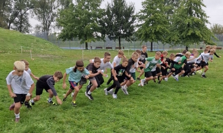 Udany start uczniów SP nr 7 w Mistrzostwach Łowicza w Biegach Przełajowych