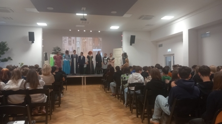 Ósmoklasiści na spektaklu „Moralność pani Dulskiej”