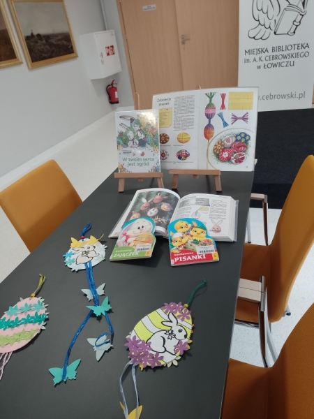  Warsztaty plastyczne w miejskiej bibliotece